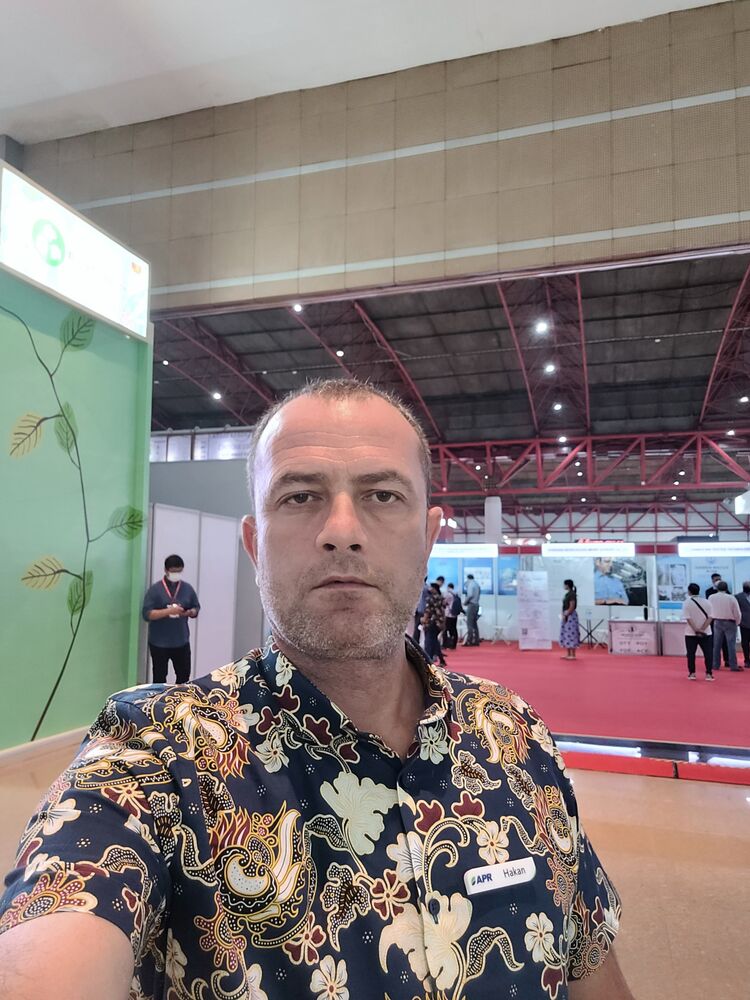  ,   Hakan, 49 ,   ,   