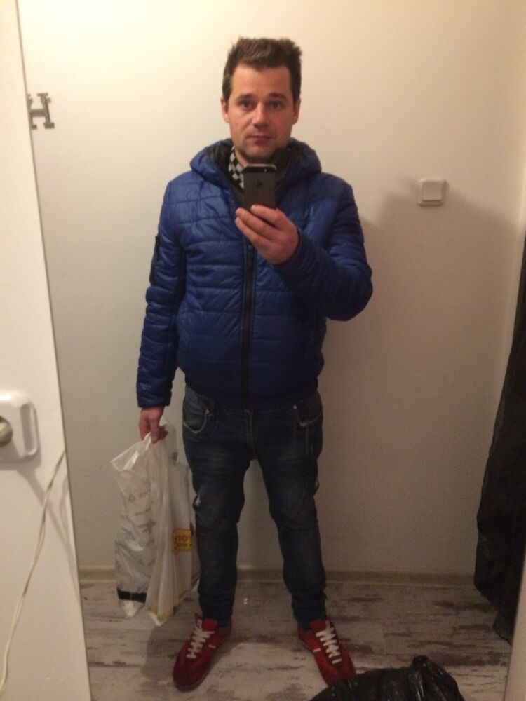  11187053  Sacha, 38 ,    