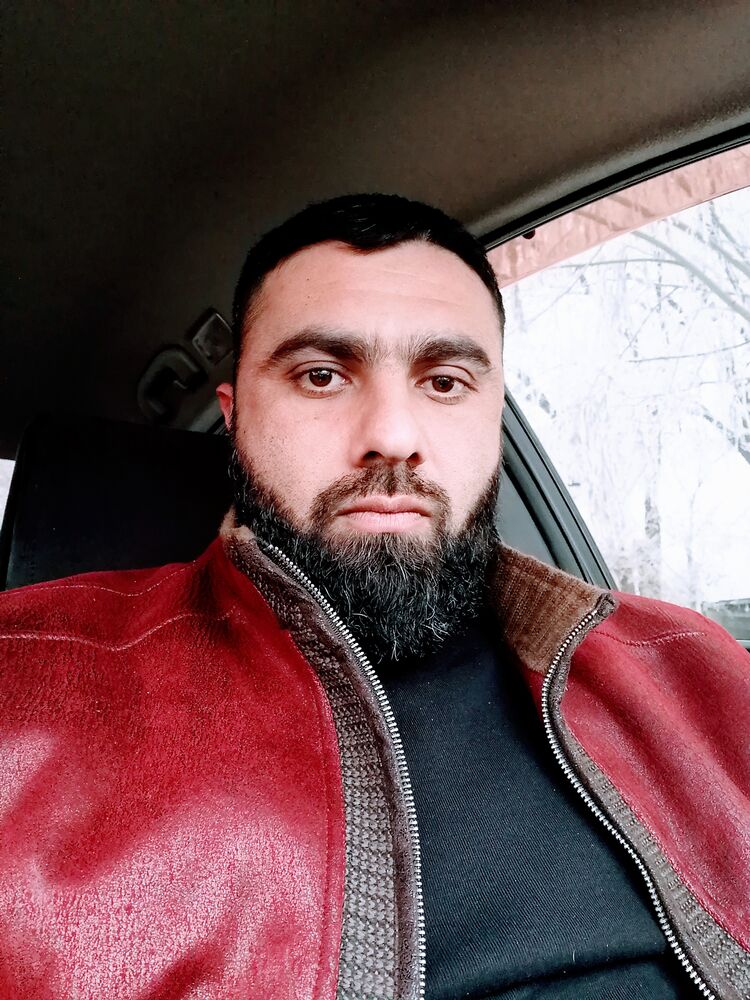  32328073  Arman, 32 ,    