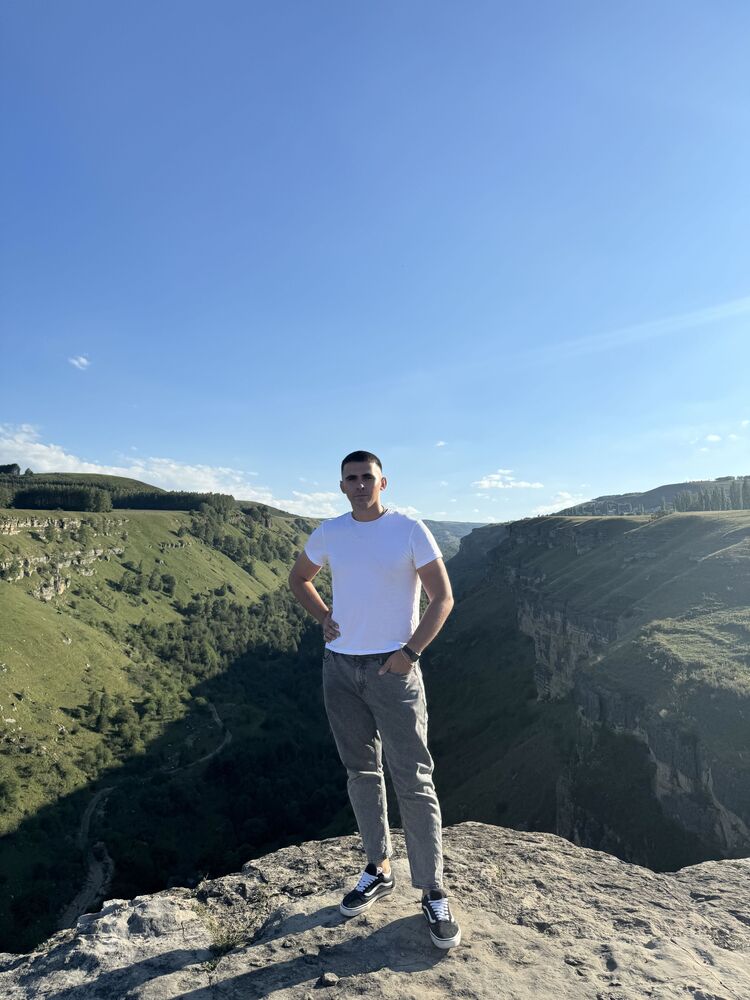  45528423  , 27 ,    -