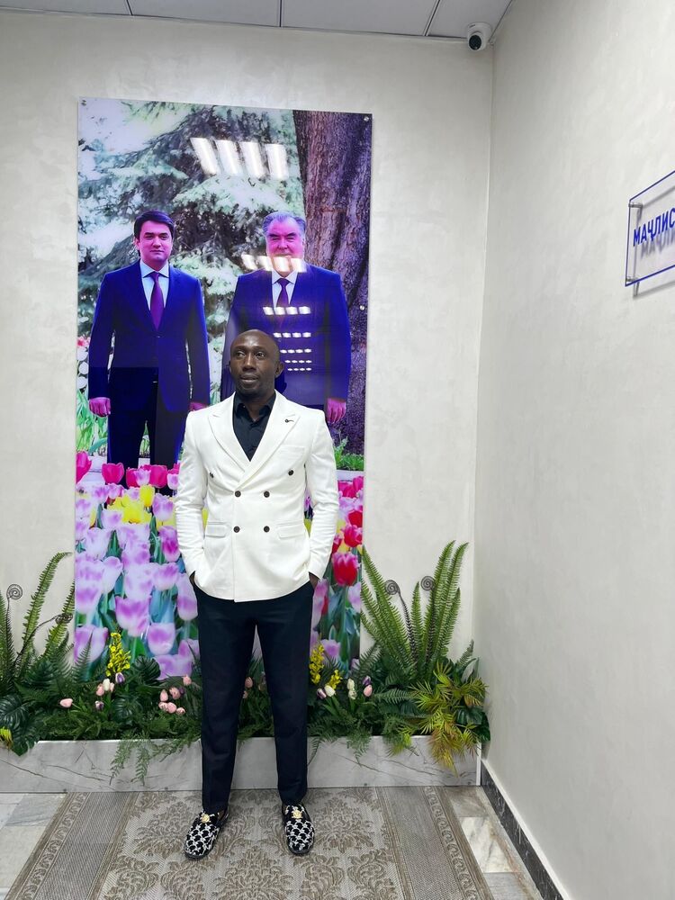  54001283  Victor, 41 ,    