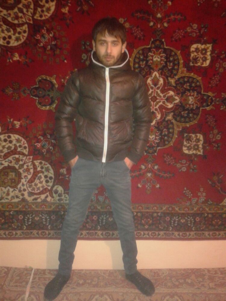  ,   Maksim, 32 ,   