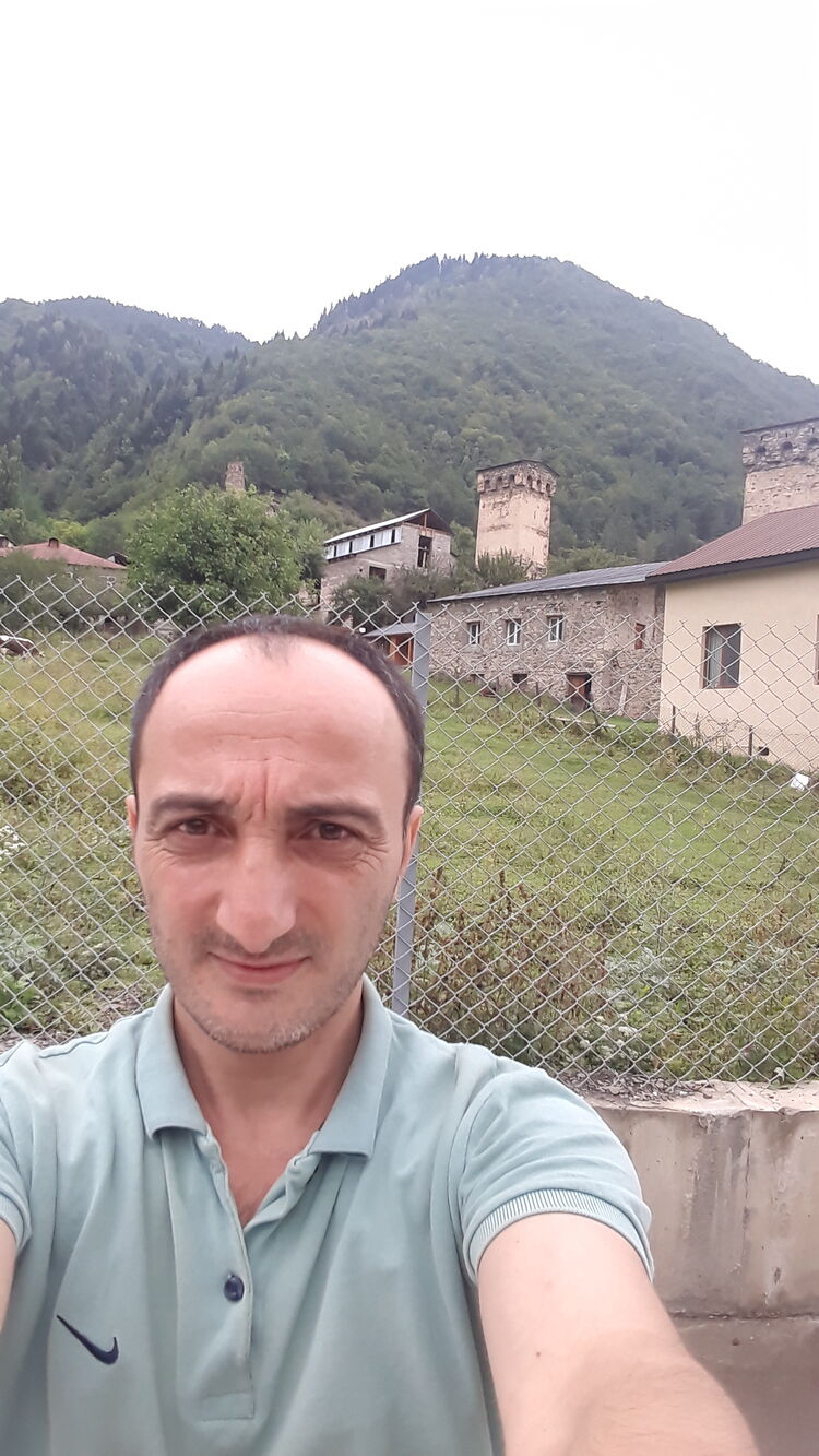  ,   Zviad, 42 ,   ,   , 