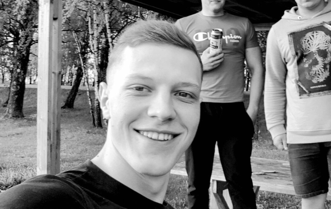  16379783  Andrei, 28 ,    