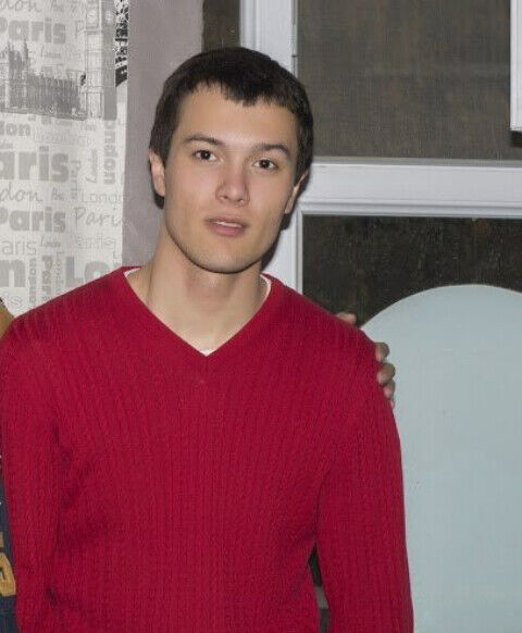  22318773  Shavkat, 32 ,    