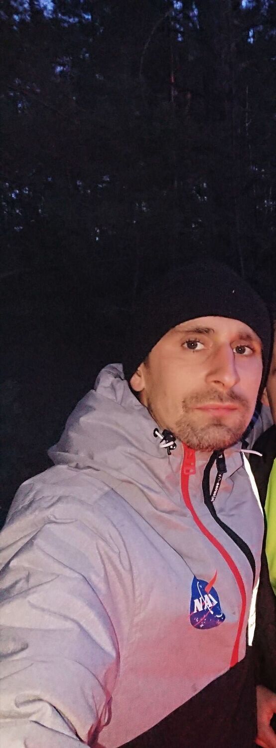  26432043  Mark, 32 ,    