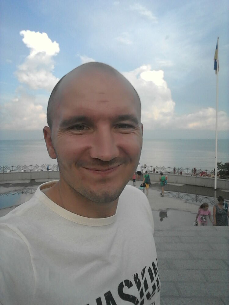  26440193  Viktor, 39 ,    