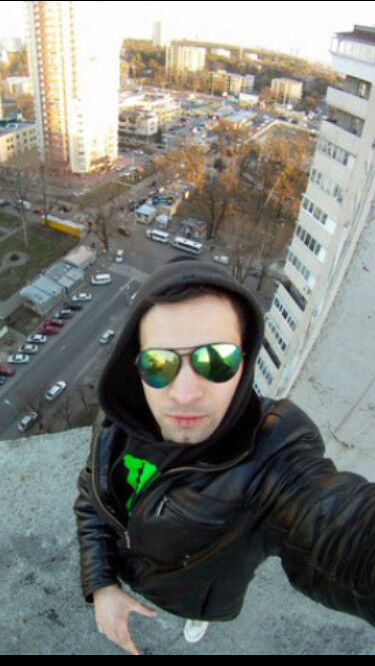  11803253  Artur, 35 ,    