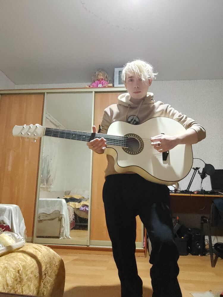  45301233  Vladimir, 28 ,    