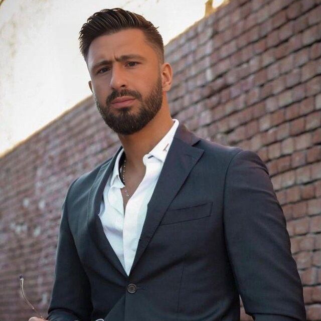  42431743  Viktor, 41 ,    