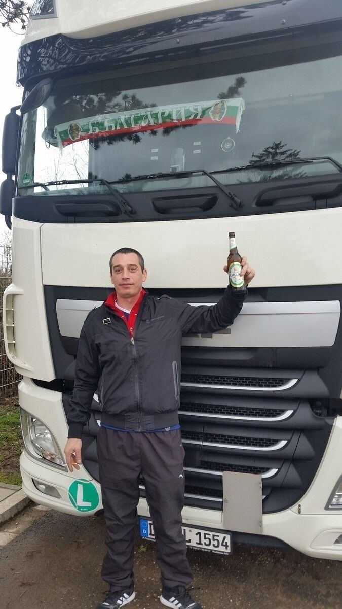  7592473  Mitko, 42 ,    