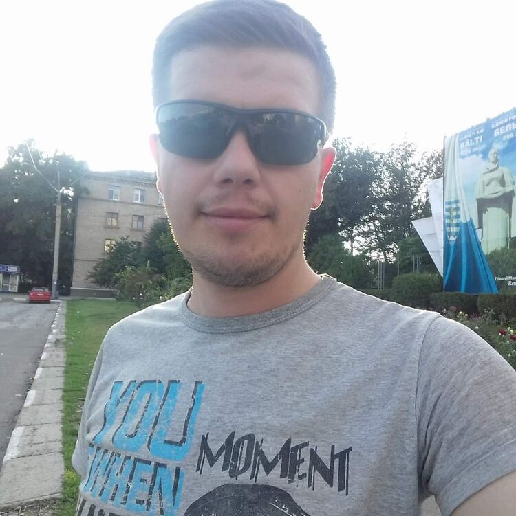  28631913  Serj, 43 ,    