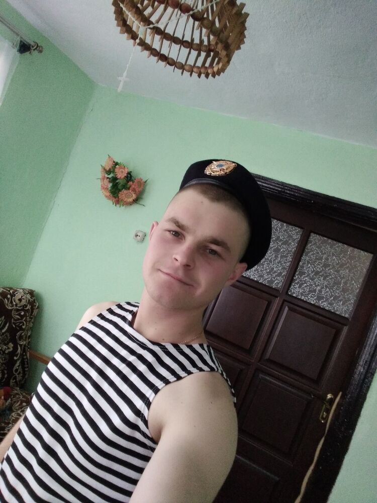  ,   Artur, 27 ,     , c 