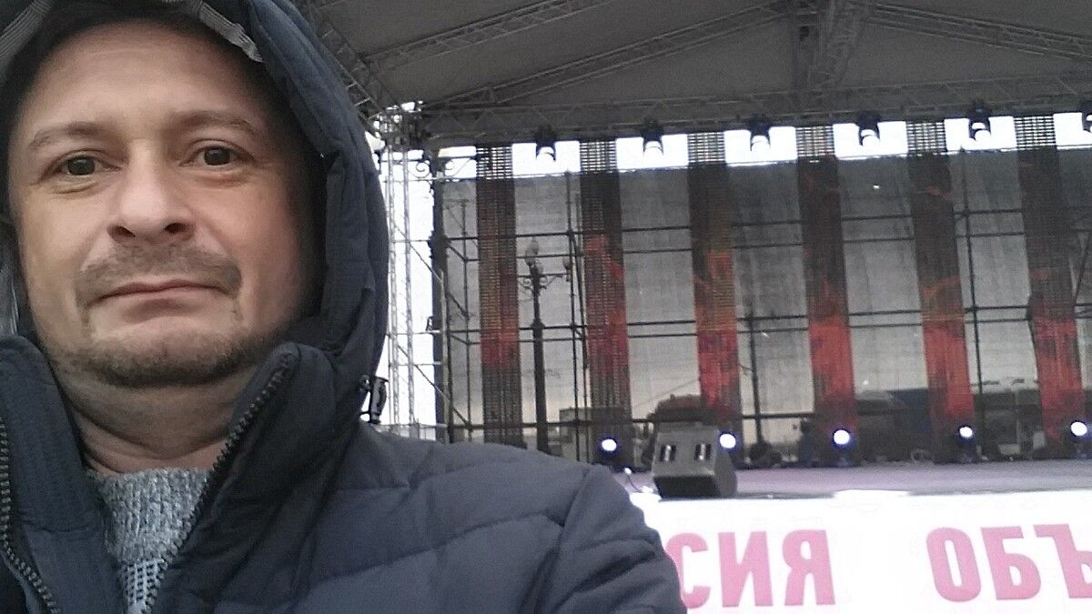  10831843  Vlad, 46 ,    