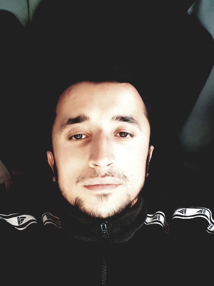  46716483  , 18 ,    