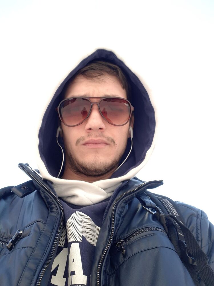  12052963  , 37 ,    