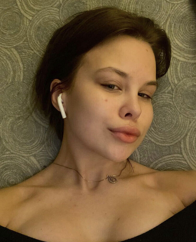  31946893  , 21 ,    