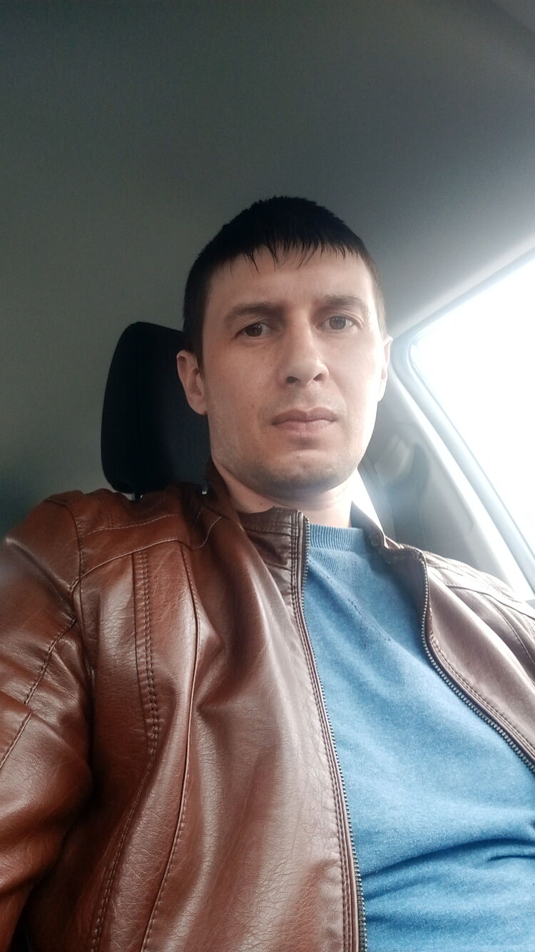  33688673  Ruslan, 41 ,     