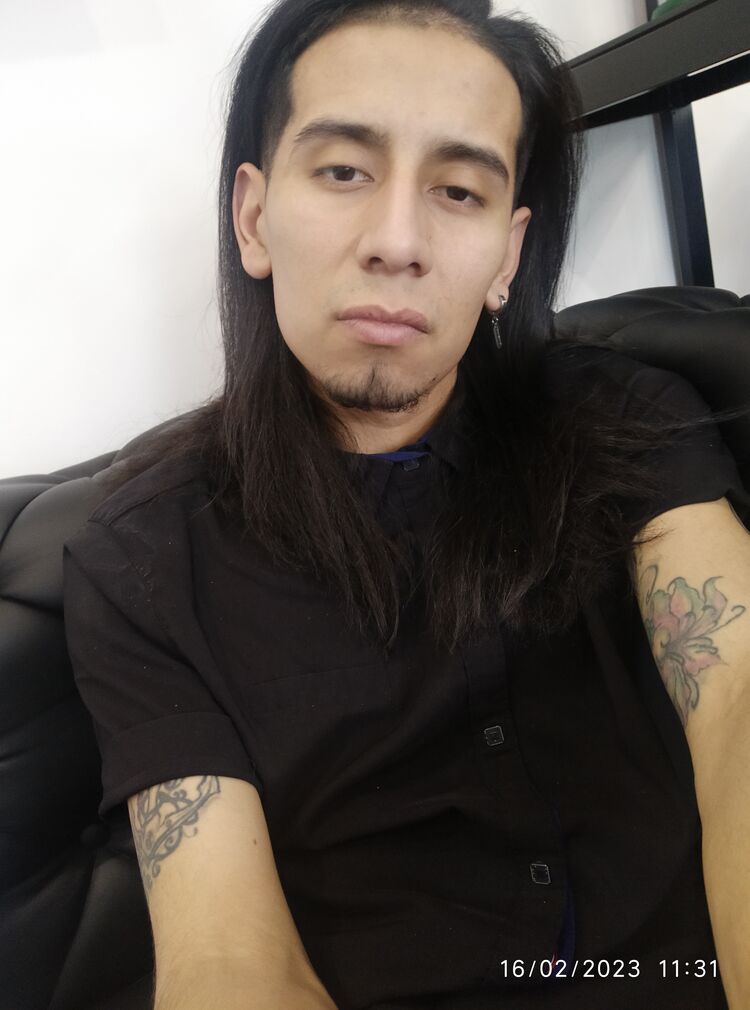  32611803  Daniel, 28 ,    