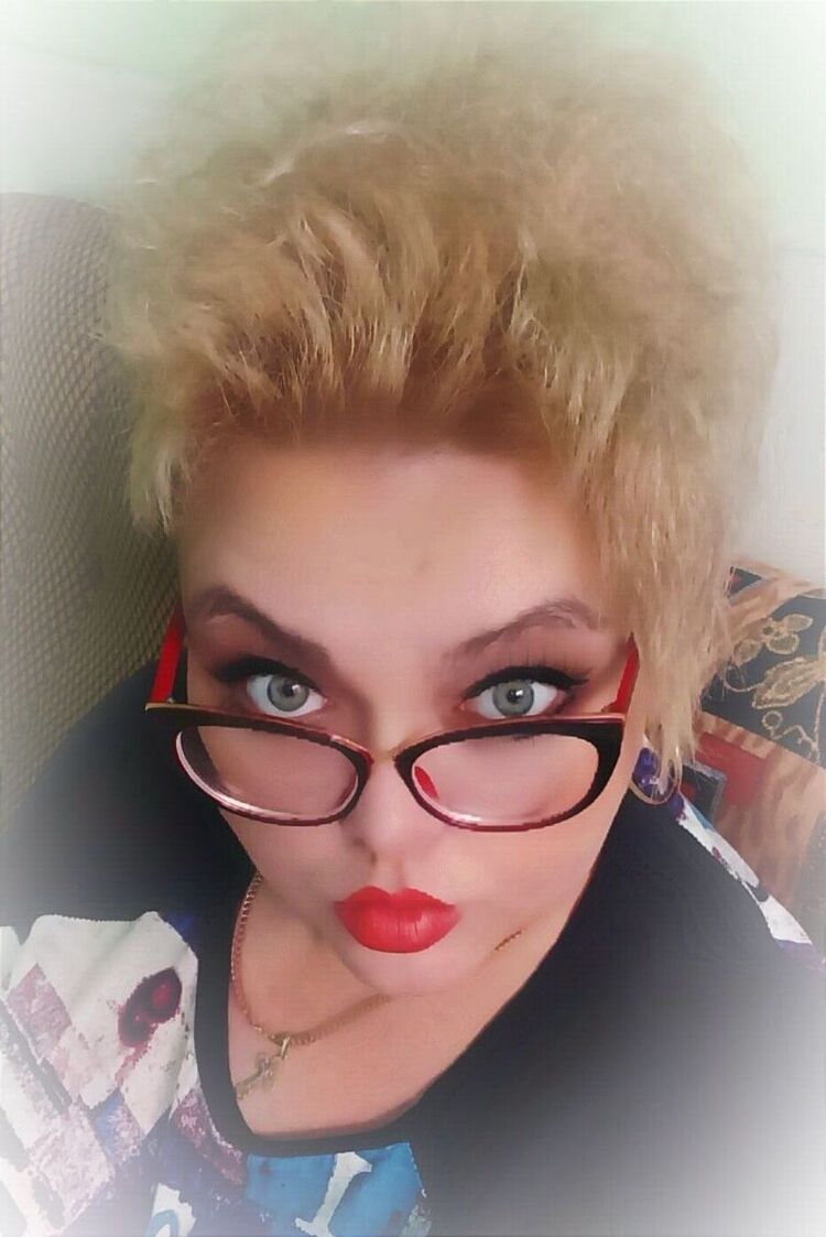  ,   Ekaterina, 37 ,  