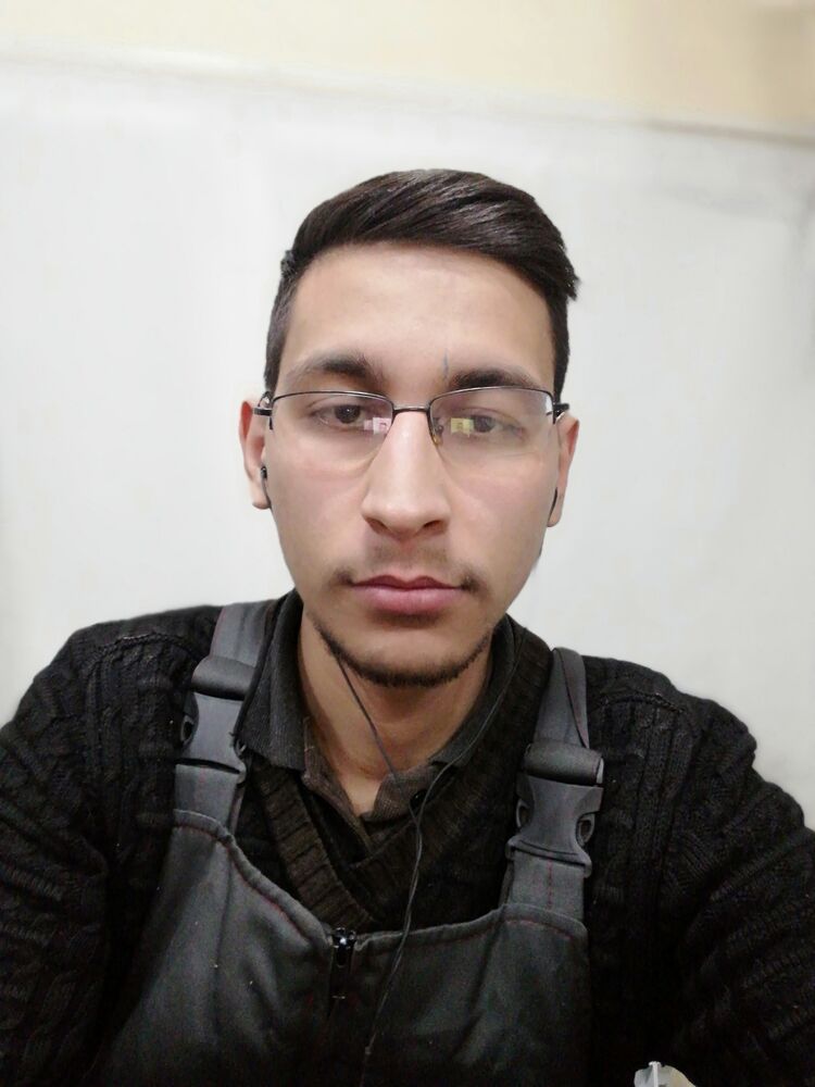  49717943  Aziz, 31 ,    