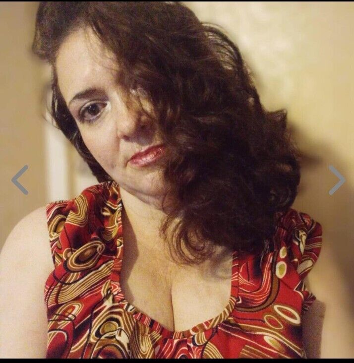  49650453  Taya, 53 ,     