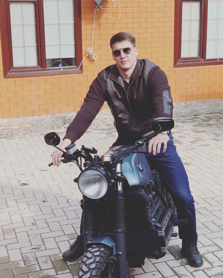  --,   Artur, 31 ,   ,   