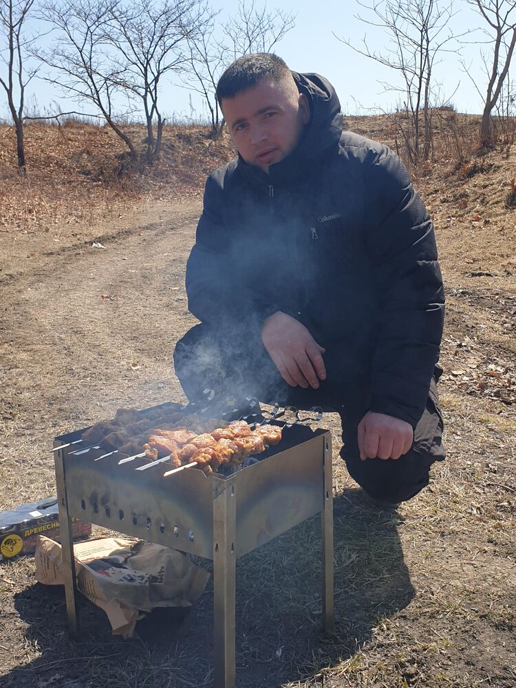  52948553  , 37 ,    