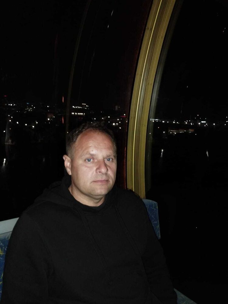  ,   Leon, 44 ,   