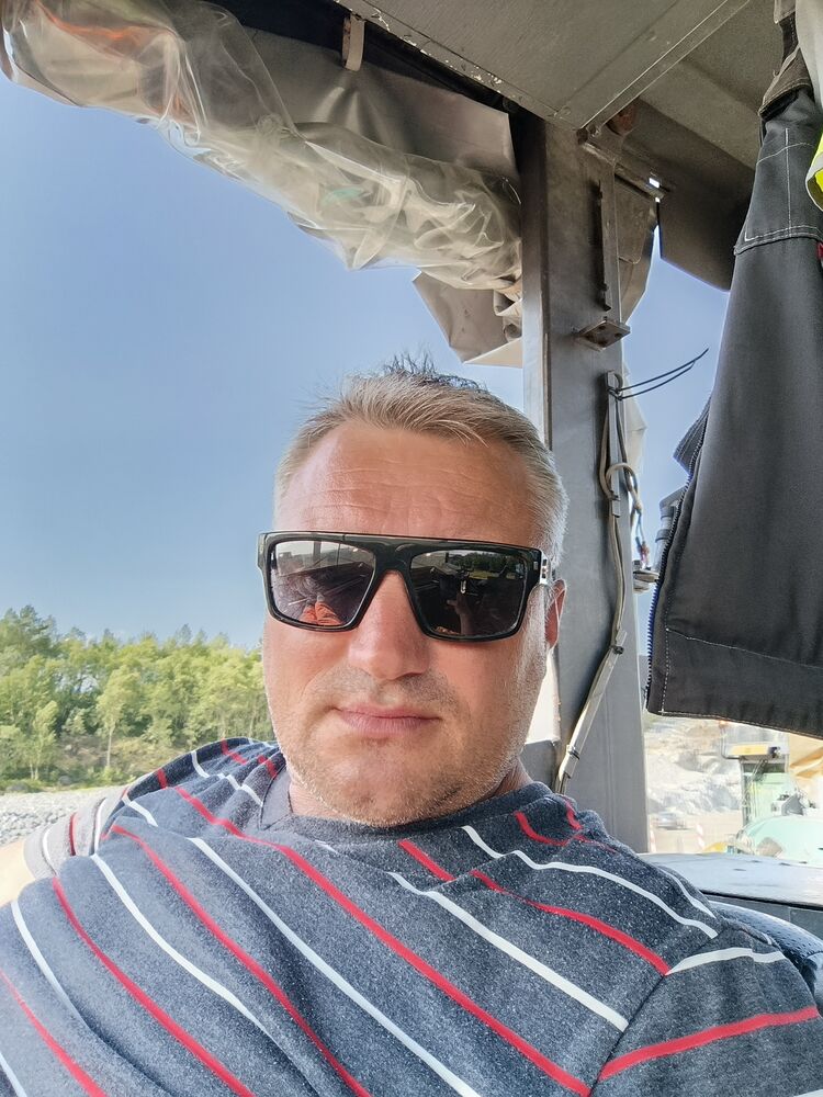  52859193  Oleg, 48 ,    