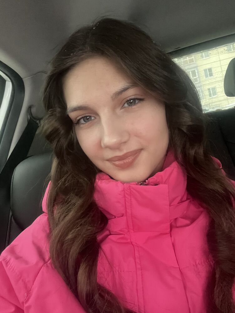  51927223  Anastasia, 18 ,     