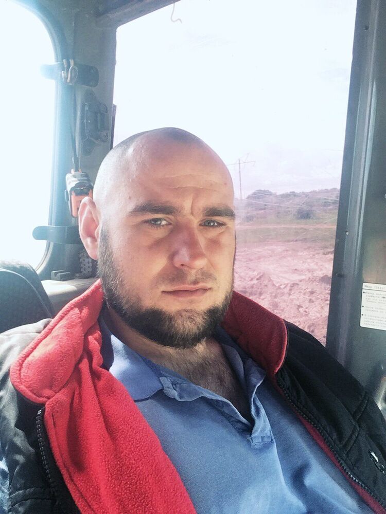  41973053  , 32 ,    --