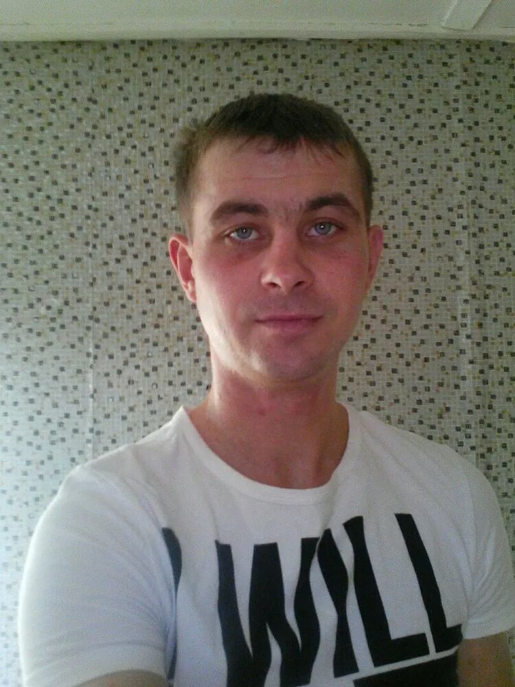  34640703  Yury, 36 ,    