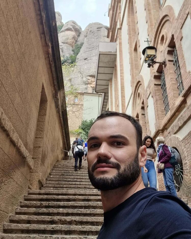  53928323  , 32 ,    -