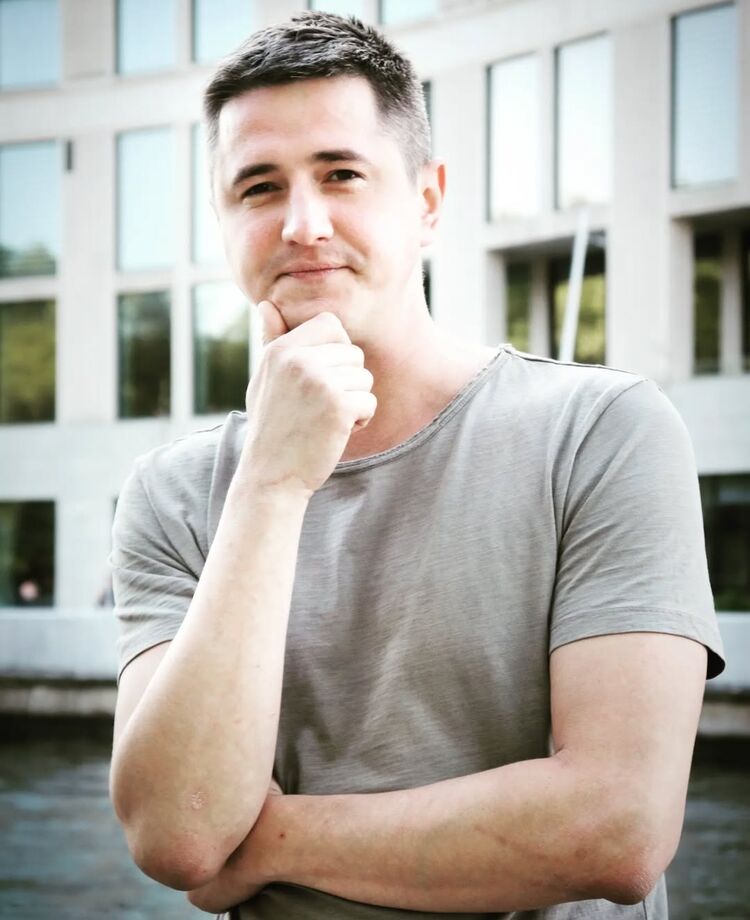  ,   Ruslan, 38 ,   ,   