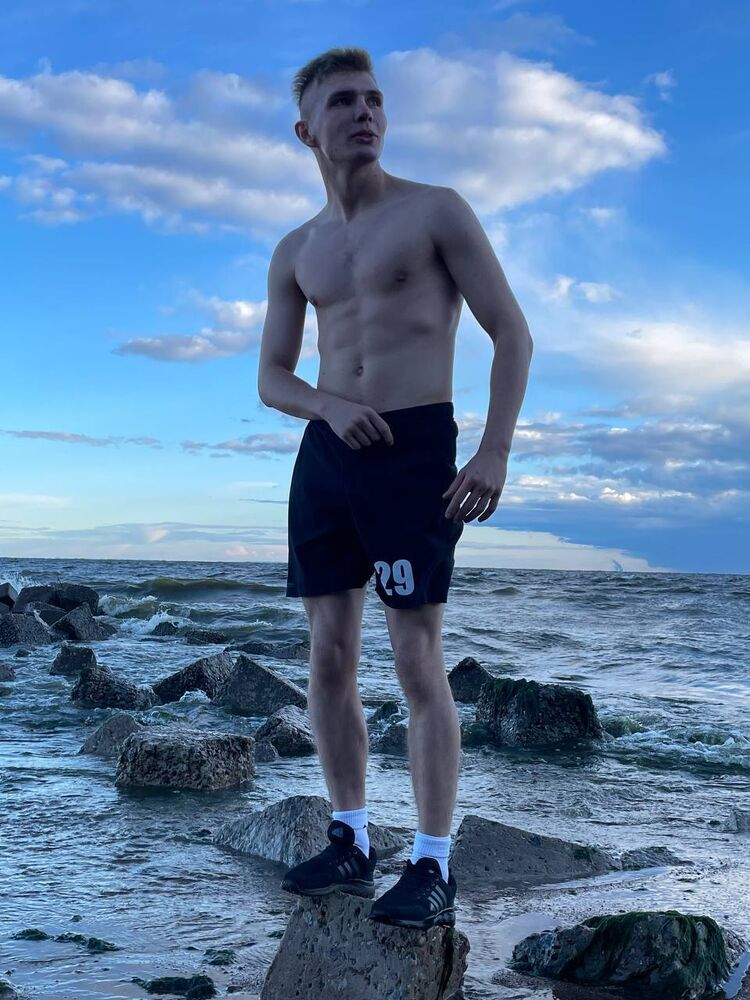  38211123  , 24 ,    -