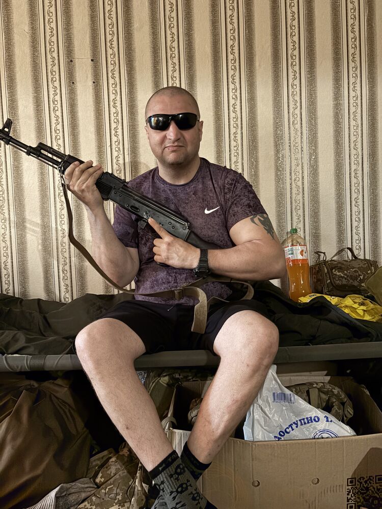  ,   Istvan, 40 ,   ,   
