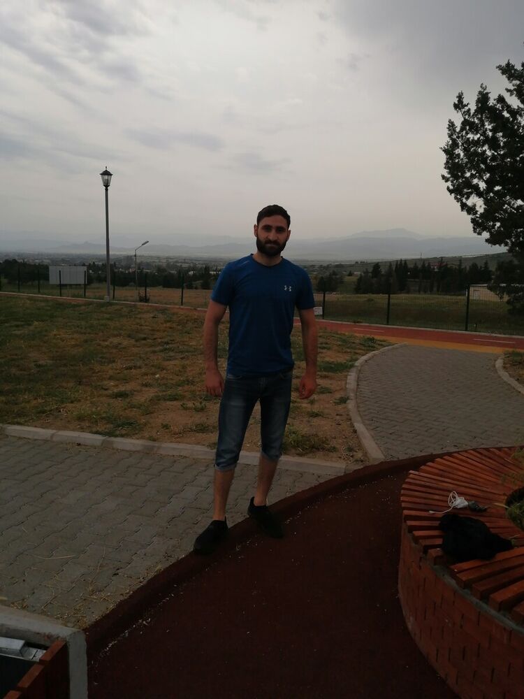  20372573  Elnar, 30 ,    