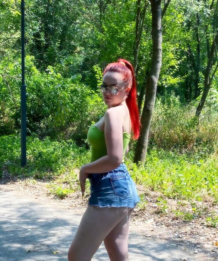  44598903  Ionela, 22 ,    