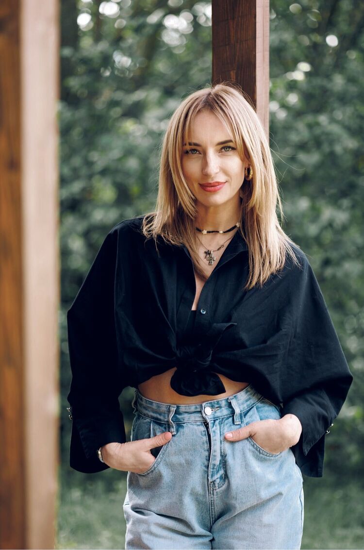  36759963  Victoria, 40 ,    