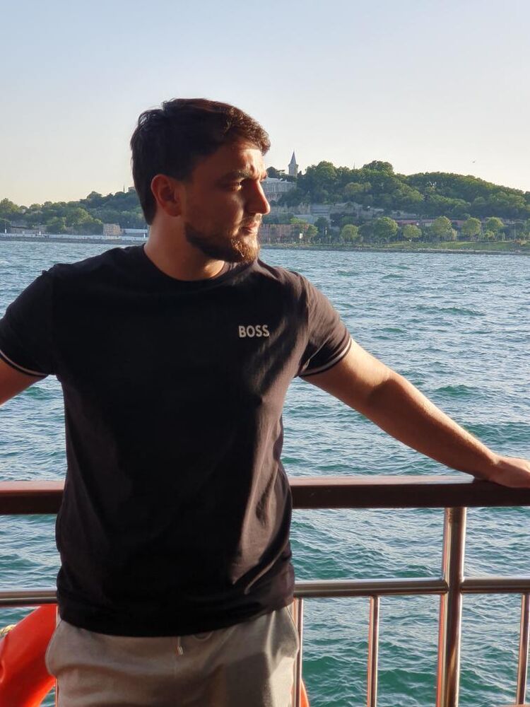  Kadikoy,   Isa, 23 ,   ,   