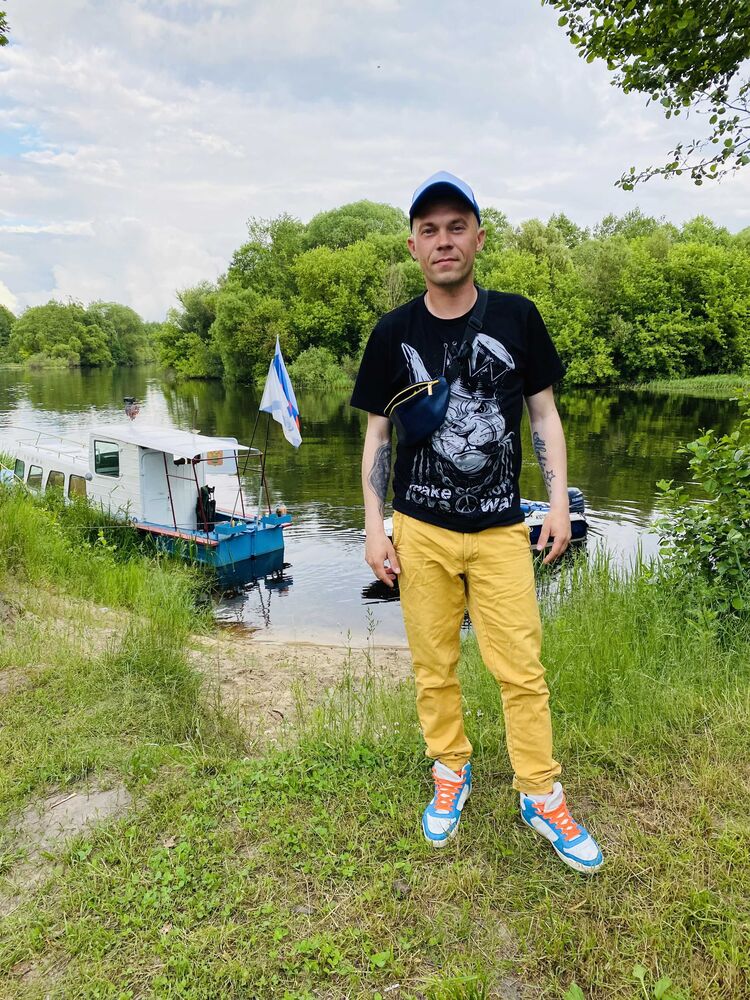  ,   Artem, 37 ,   ,   , 