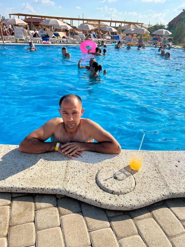  40095873  , 34 ,    