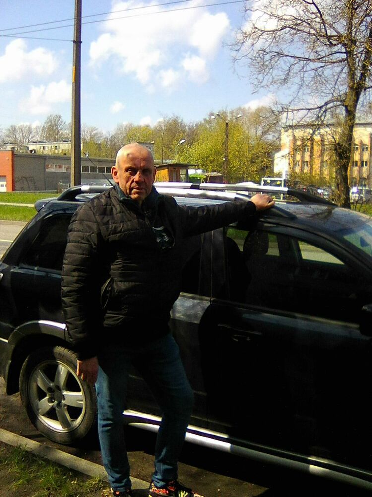  50789713  Roman, 49 ,    