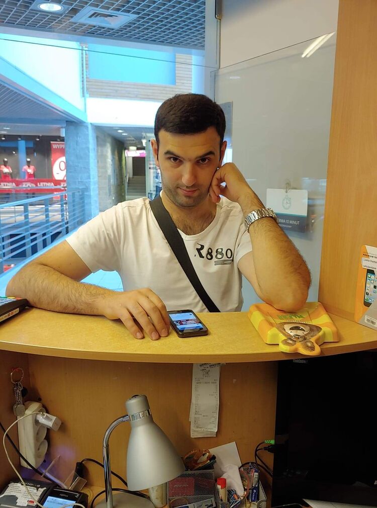  Malachov,   , 40 ,   ,   