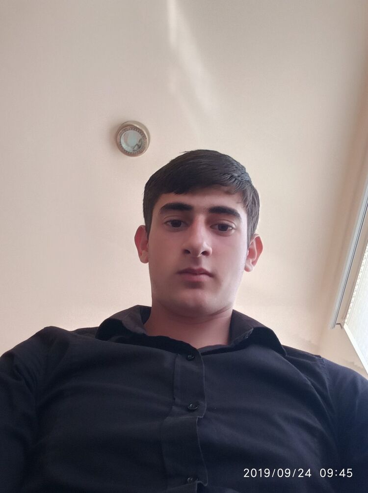  17950393  Karapet, 24 ,    
