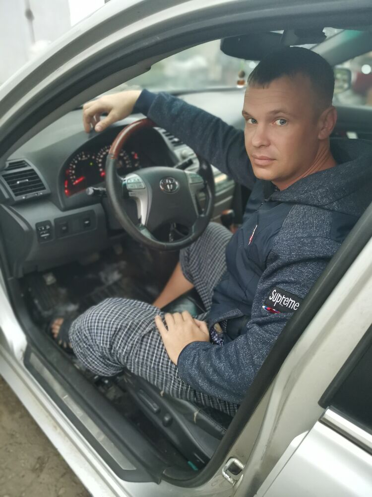  26685913  Anton, 36 ,    