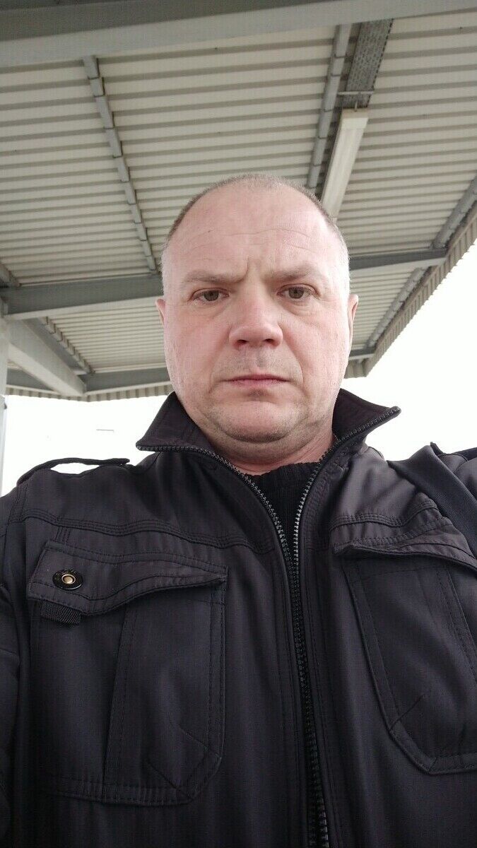  22501173  Iwan, 47 ,    