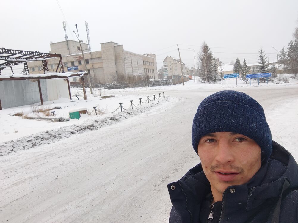  32891753  Anton, 29 ,    