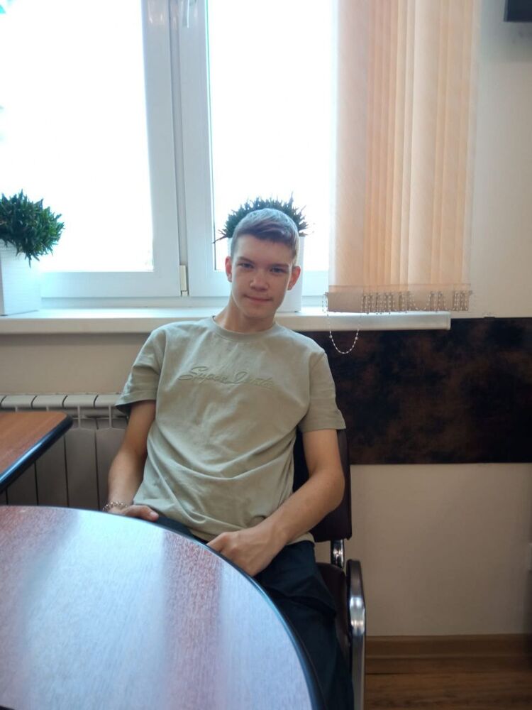  53419353  Ҹ, 18 ,    -